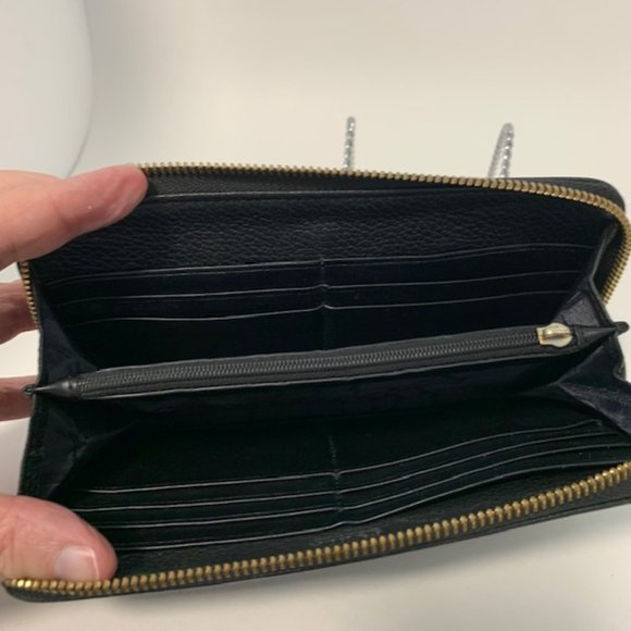 Furla Pebble Leather Zip Wallet Black - Picture 2 of 7